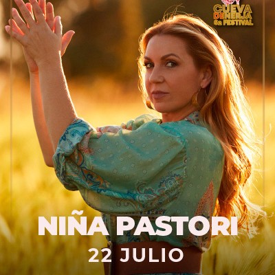 Niña Pastori en Nerja (Málaga)